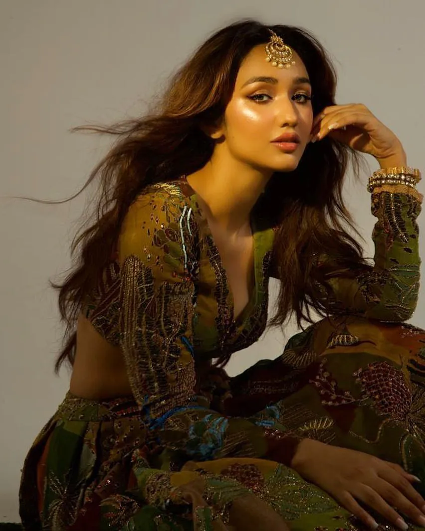 Akanksha Sharma - akanksha-sharma-hot-14.webp